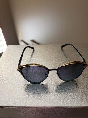 Women's Black and Gold Round Sunglasses